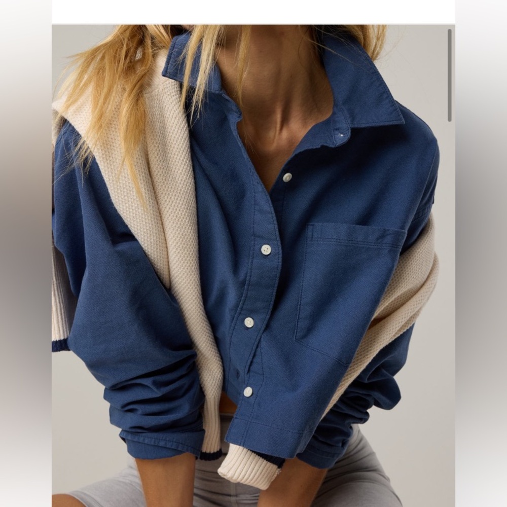 NWT Aerie Cropped Button Up Shirt in Marbled Blue Sz XS.